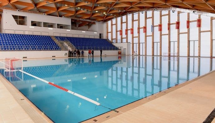 Prvi kupači na zatvorenom bazenu: Idealni uslovi za plivanje Prvi kupači na zatvorenom bazenu: Idealni uslovi za plivanje