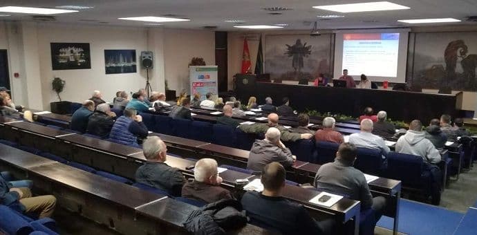 Poljoprivrednim proizvođačima iz Bara i Ulcinja predstavljen IPARD javni poziv Poljoprivrednim proizvođačima iz Bara i Ulcinja predstavljen IPARD javni poziv