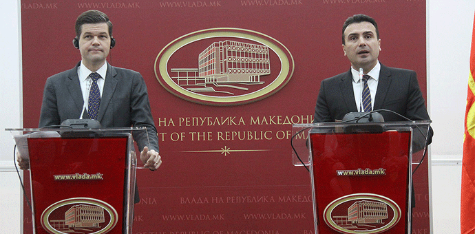 Vrata NATO-a ostaju otvorena za Makedoniju Vrata NATO-a ostaju otvorena za Makedoniju