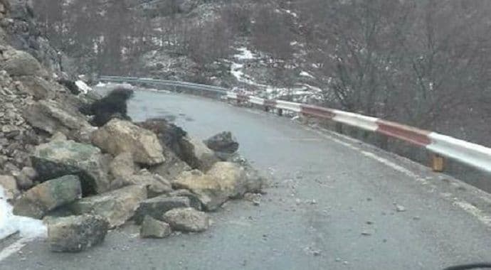 Veliki odron prema Lovćenu Veliki odron prema Lovćenu