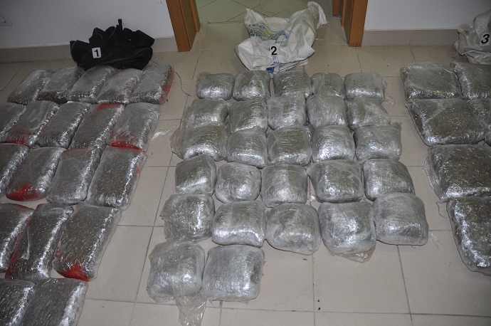 U napuštenom automobilu pronađeno 90 kilograma droge U napuštenom automobilu pronađeno 90 kilograma droge