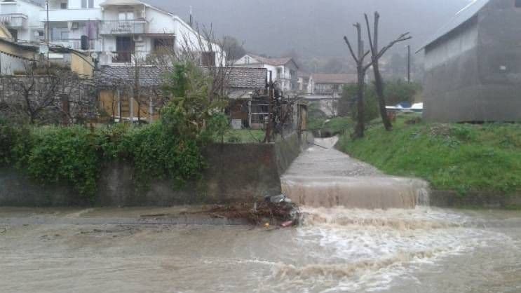 Moguće poplave za dane vikenda Moguće poplave za dane vikenda