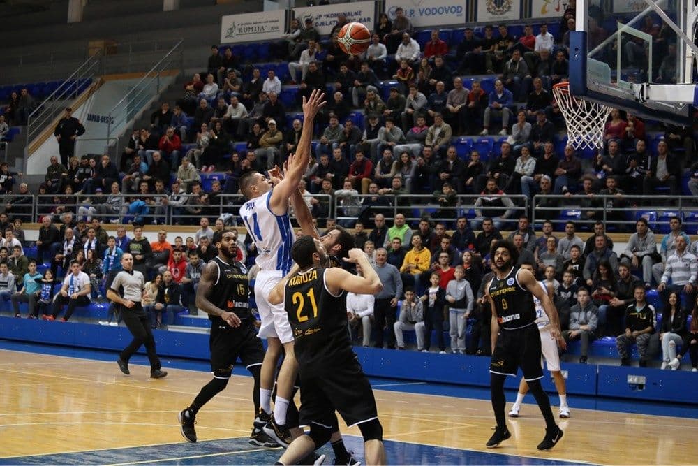 Ubjedljiv poraz Mornara od Brindizija Ubjedljiv poraz Mornara od Brindizija