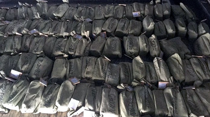 Iz ruskog teretnog aviona ispalo tri tone zlata Iz ruskog teretnog aviona ispalo tri tone zlata