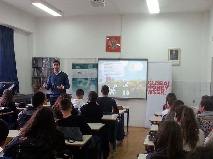 Predavanje u gimnaziji i srednjoj ekonomskoj školi Predavanje u gimnaziji i srednjoj ekonomskoj školi