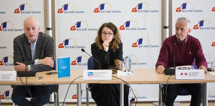 Dobrovoljna samoregulacija izraz zrelosti jedne medijske zajednice Dobrovoljna samoregulacija izraz zrelosti jedne medijske zajednice