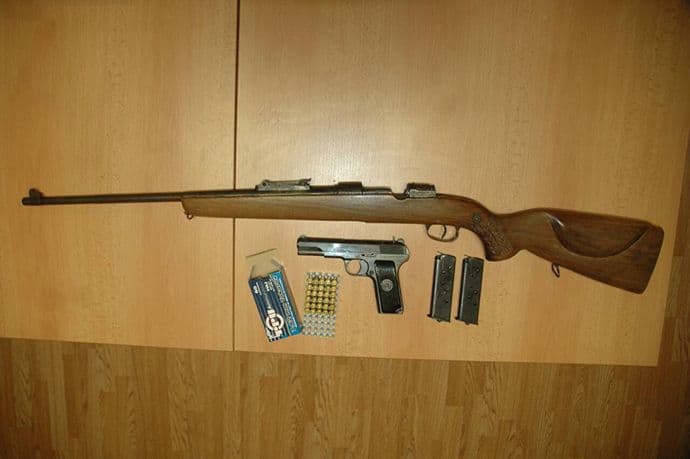 Bar: Oduzeti puška, pištolj i municija Bar: Oduzeti puška, pištolj i municija