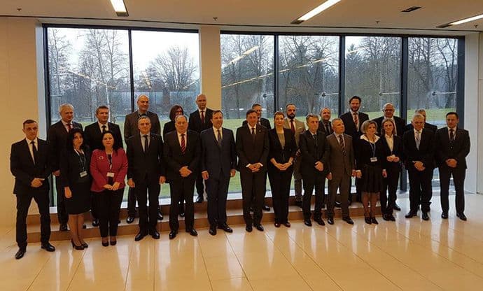 Jačati regionalnu saradnju u borbi protiv kriminala i terorizma Jačati regionalnu saradnju u borbi protiv kriminala i terorizma