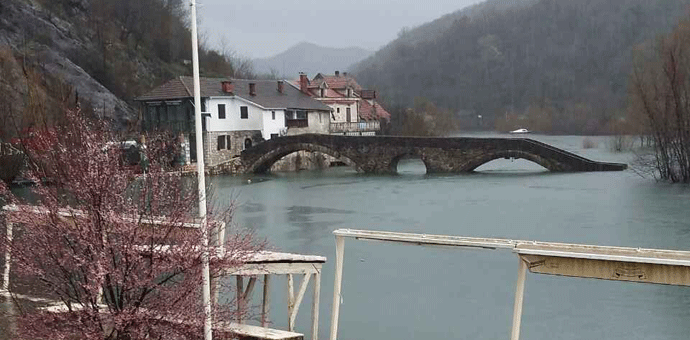 Rizik od poplava u priobalju Skadarskog jezera i rijeke Bojane Rizik od poplava u priobalju Skadarskog jezera i rijeke Bojane