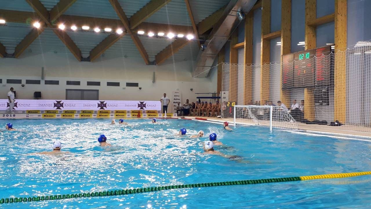 "Ajkule" potopile Srbiju! "Ajkule" potopile Srbiju!