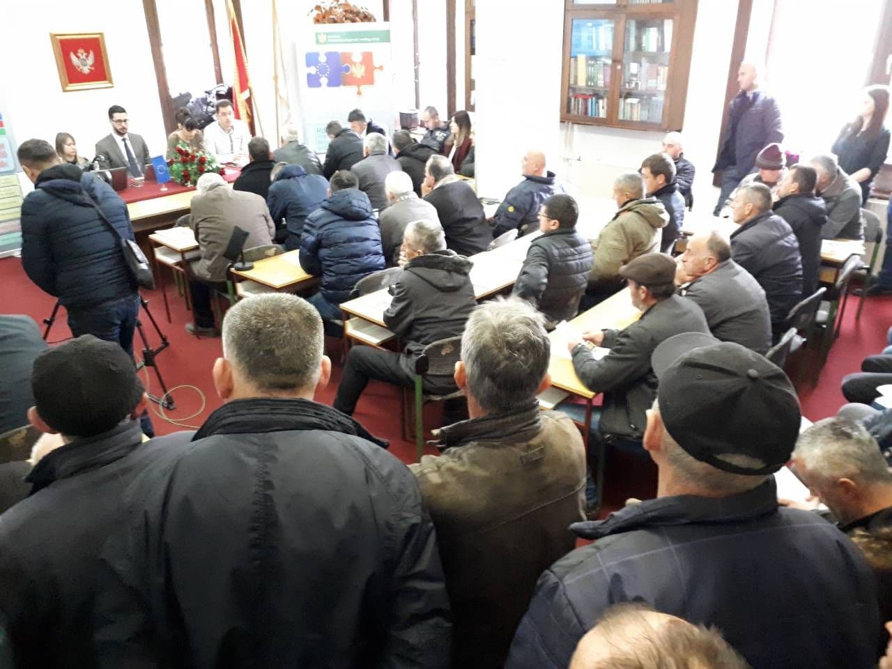 IPARD poziv predstavljen poljoprivrednicima u Rožajama i Beranama IPARD poziv predstavljen poljoprivrednicima u Rožajama i Beranama