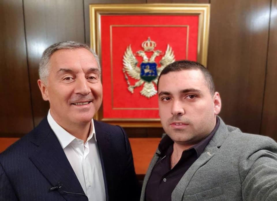 Đukanovićev Fejsbuk nalog već ima 13.000 pratilaca Đukanovićev Fejsbuk nalog već ima 13.000 pratilaca