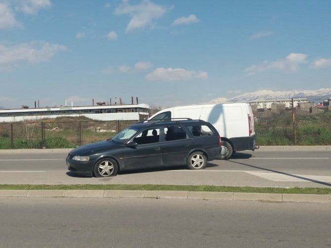 Bježao policiji od Bijelog Polja do Podgorice, probio tri blokade Bježao policiji od Bijelog Polja do Podgorice, probio tri blokade