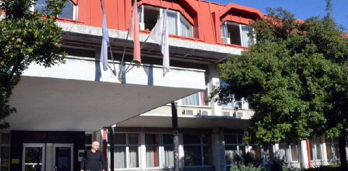 Prosječna dužina studiranja 4,6 godina, najduže se studira na Pravnom fakultetu Prosječna dužina studiranja 4,6 godina, najduže se studira na Pravnom fakultetu