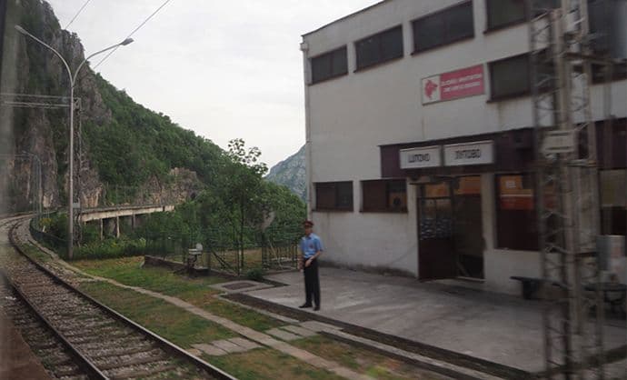 Kvar na kontaktnoj mreži zaustavio vozove Kvar na kontaktnoj mreži zaustavio vozove