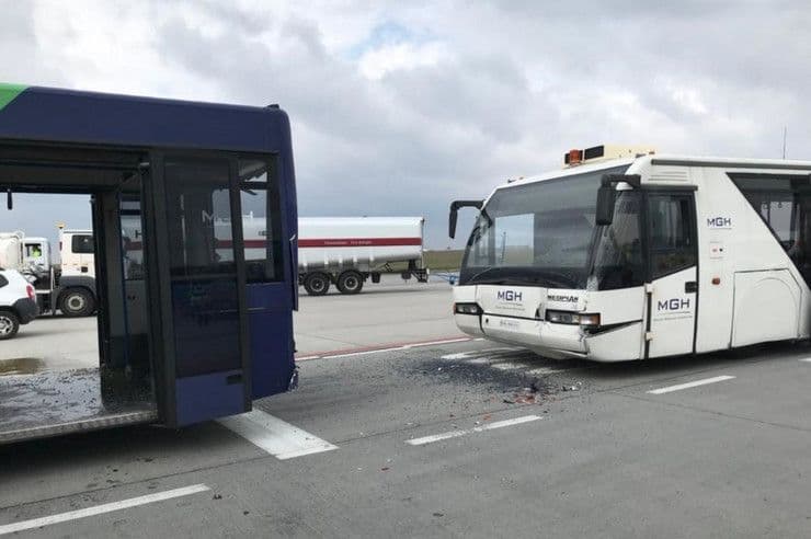 Sudar autobusa na aerodromu u Budimpešti Sudar autobusa na aerodromu u Budimpešti