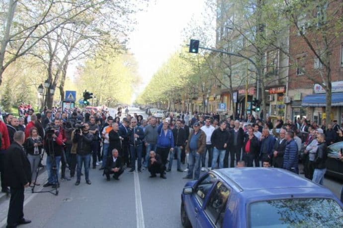 Albanija: Opozicija blokirala sve glavne putne pravce Albanija: Opozicija blokirala sve glavne putne pravce