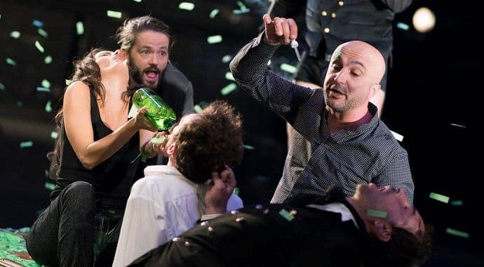 Samoubica na velikoj sceni Samoubica na velikoj sceni