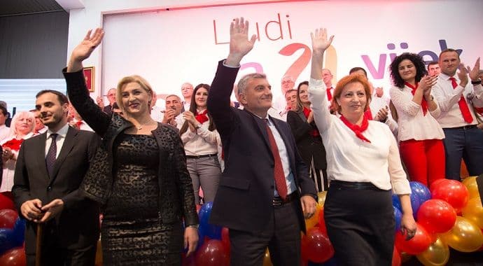 Bečić i Abazović sa 1000 aktivista u Podgorici podržali Bojanića Bečić i Abazović sa 1000 aktivista u Podgorici podržali Bojanića