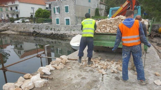 Počela sanacija oštećenja na obali Počela sanacija oštećenja na obali