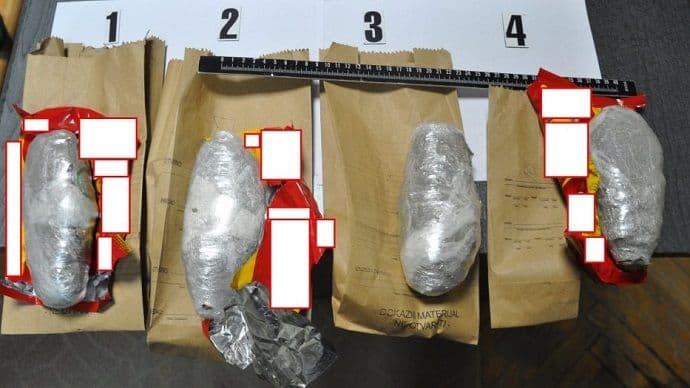 U vozu za Bijelo Polje pronađeno pola kilograma droge U vozu za Bijelo Polje pronađeno pola kilograma droge