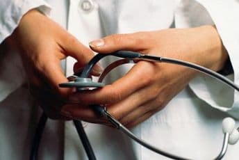 Bulatović: Potpisivanje GKU bez povećanja zarada od 15 odsto čin protiv medicinskih sestara