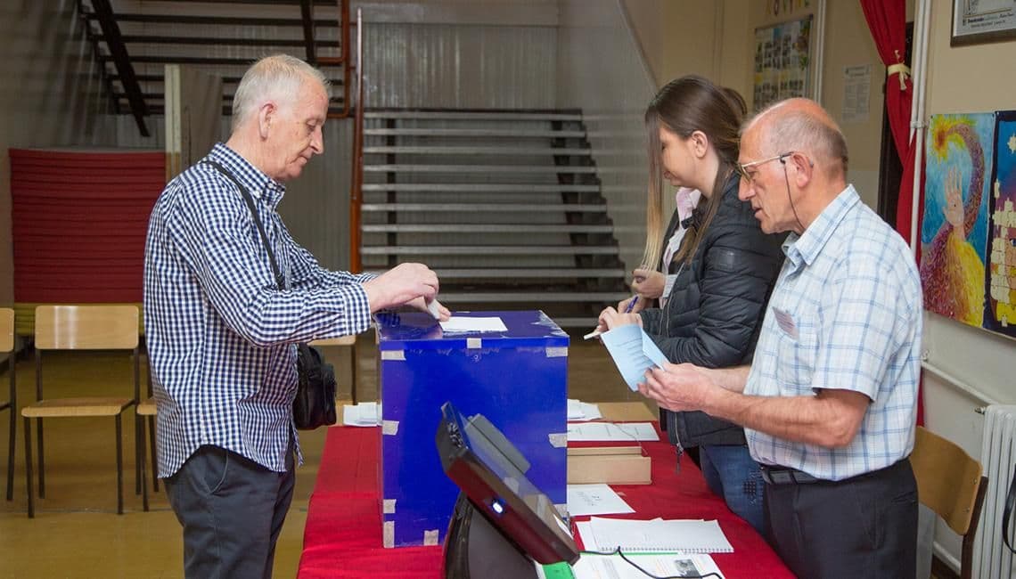 Velizar Bukilić prvi glasao u Podgorici Velizar Bukilić prvi glasao u Podgorici