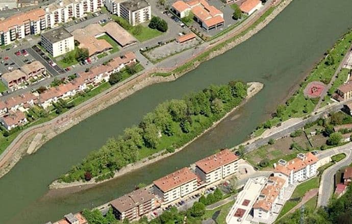 Ostrvo koje svakih pola godine mijenja državu Ostrvo koje svakih pola godine mijenja državu