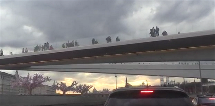 Oluja pogodila Moskvu, poginula djevojčica Oluja pogodila Moskvu, poginula djevojčica