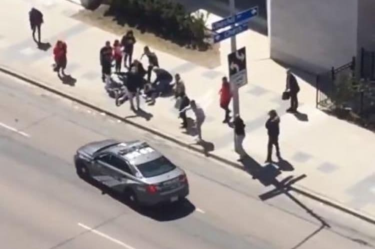 Toronto: Kombijem na pješake, 10 povrijeđenih Toronto: Kombijem na pješake, 10 povrijeđenih