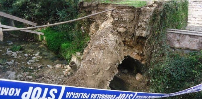 Konstrukcija trošna, raditi novu od drveta Konstrukcija trošna, raditi novu od drveta