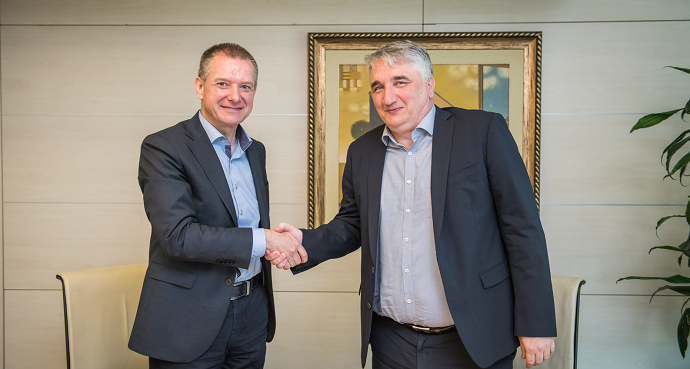 Telekom i CEDIS potpisali ugovor o korišćenju vazdušne optičke infrastrukture Telekom i CEDIS potpisali ugovor o korišćenju vazdušne optičke infrastrukture