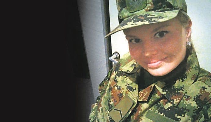 Pripadnica vojske se ubila pred vjenčanje Pripadnica vojske se ubila pred vjenčanje