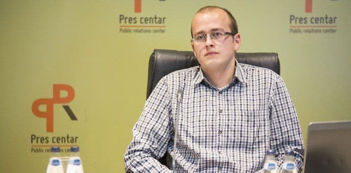 Đukanović pisao Senatu UCG: Formirati komisiju za provjeru Bečićevog rada Đukanović pisao Senatu UCG: Formirati komisiju za provjeru Bečićevog rada