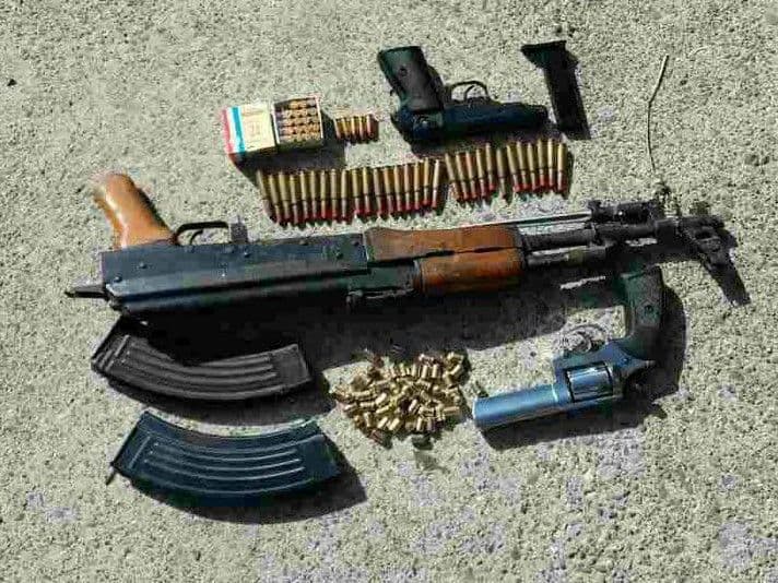 Uhapšen zbog ilegalnog posjeda automatske puške Uhapšen zbog ilegalnog posjeda automatske puške