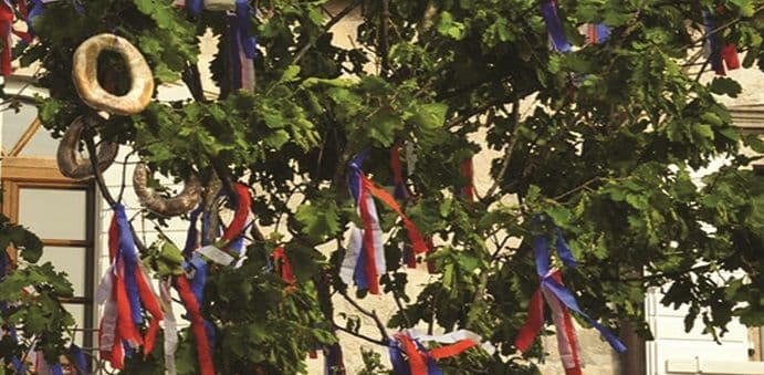 Tradicionalno kićenje "Mađa" Tradicionalno kićenje "Mađa"