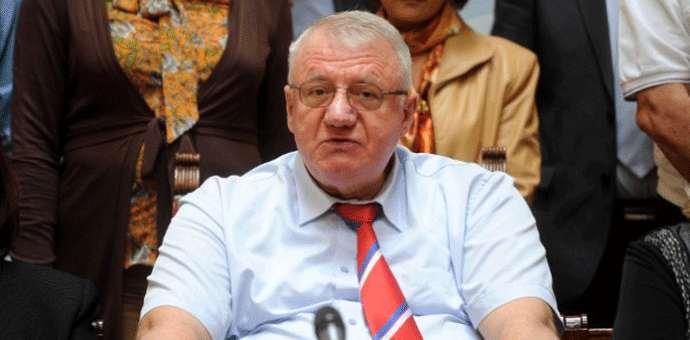 Šešelj kupio kuću u Hrtkovcima Šešelj kupio kuću u Hrtkovcima