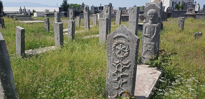 Poruke su teško čitljive, ali zrače jako i daleko Poruke su teško čitljive, ali zrače jako i daleko