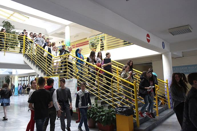 Neke pjesme samo zauzimaju prostor u čitankama Neke pjesme samo zauzimaju prostor u čitankama