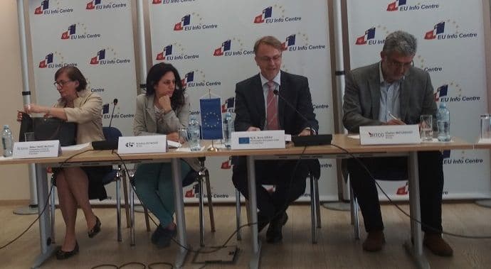 Mićunović: Nećemo dozvoliti da se bilo ko miješa u uređivačku politiku RTCG-a Mićunović: Nećemo dozvoliti da se bilo ko miješa u uređivačku politiku RTCG-a