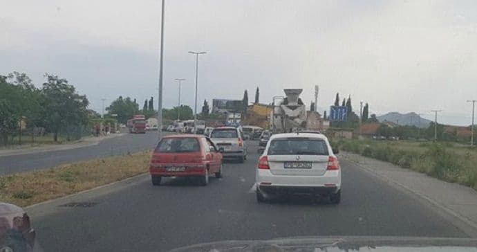 Sudar kamiona i auta Sudar kamiona i auta