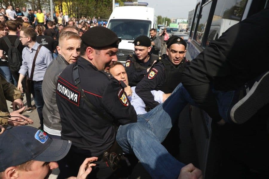 Uhapšen Navaljni i 1.600 demonstranata Uhapšen Navaljni i 1.600 demonstranata