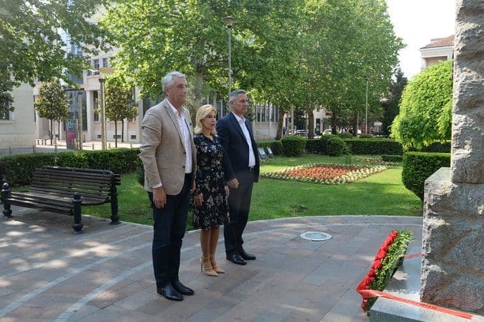 Delegacija Glavnog grada položila vijence na spomenik Marku Miljanovu Delegacija Glavnog grada položila vijence na spomenik Marku Miljanovu