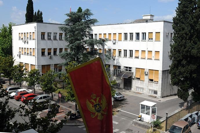 Konsultovaće EK da li odbornici mogu da budu i direktori Konsultovaće EK da li odbornici mogu da budu i direktori