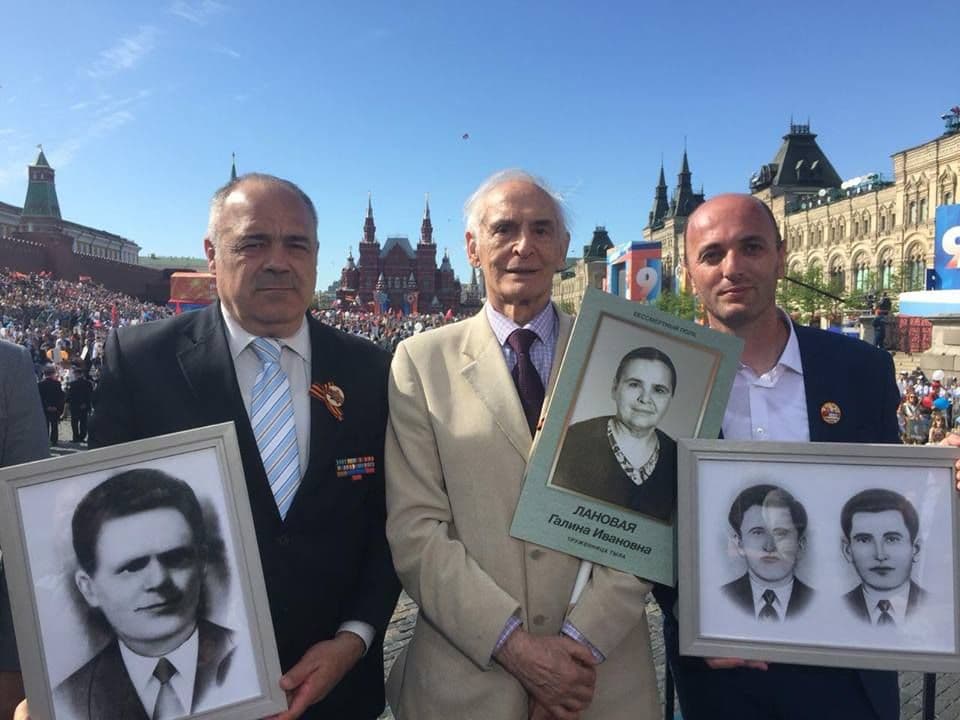 Kneževićev brat prisustvovao paradi Besmrtnog puka Kneževićev brat prisustvovao paradi Besmrtnog puka