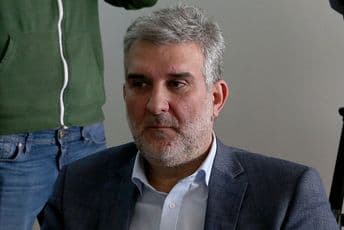 Mićunović smijenjen, tvrdi da ga Raonić proganja od prvog dana Mićunović smijenjen, tvrdi da ga Raonić proganja od prvog dana