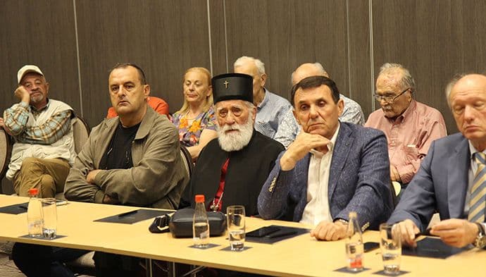 Istorijsku istinu potiskuju neznanje i manipulacije Istorijsku istinu potiskuju neznanje i manipulacije