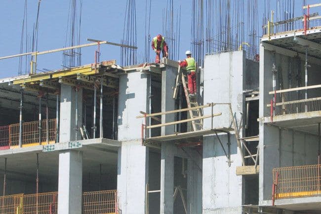 Bez slobodnog dana 50.000 radnika Bez slobodnog dana 50.000 radnika