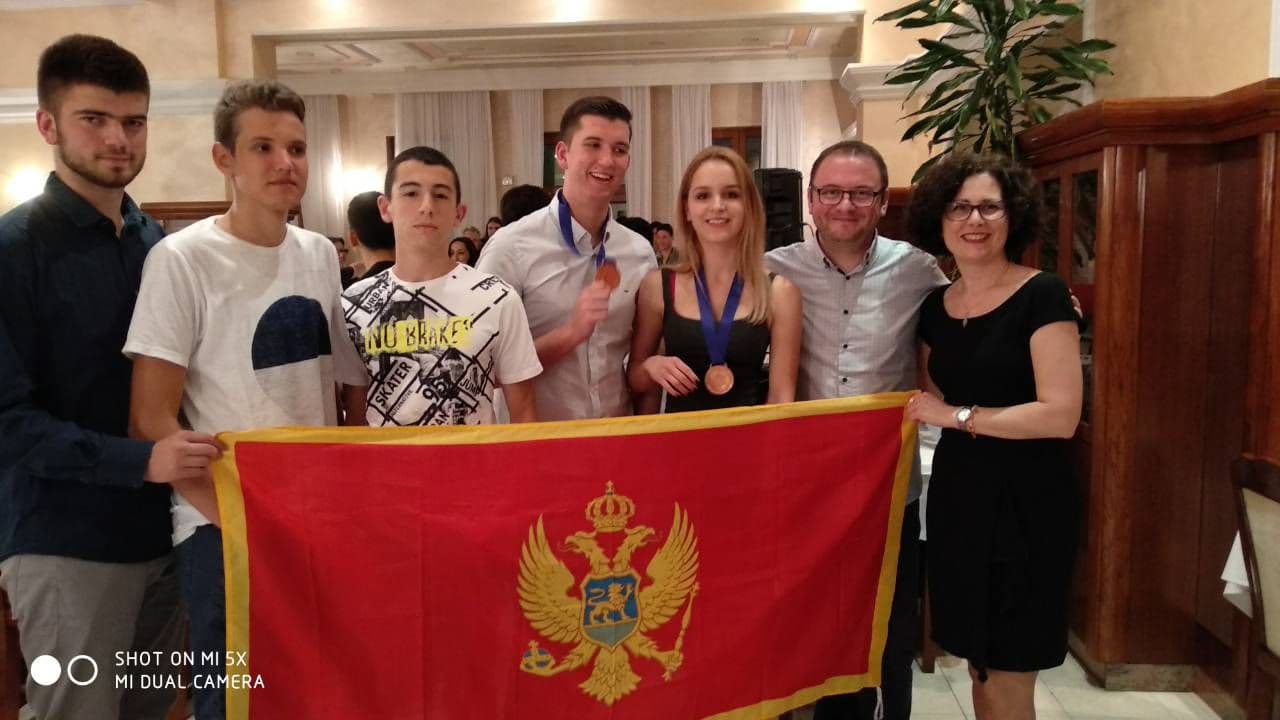 Nini Mitrović i Ognjenu Đukoviću bronza na Balkanskoj matematičkoj olimpijadi Nini Mitrović i Ognjenu Đukoviću bronza na Balkanskoj matematičkoj olimpijadi