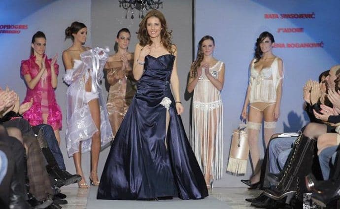 Spremanje za matursko veče: Od najsitnijeg detalja do bajkovite večeri Spremanje za matursko veče: Od najsitnijeg detalja do bajkovite večeri